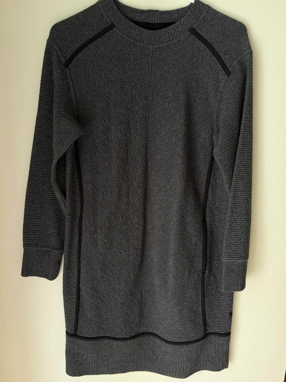 35. Size 6 LULULEMON Grey On Repeat Ribbed Dress